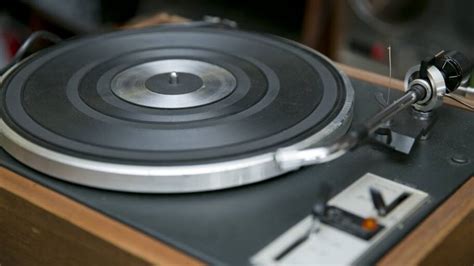 Record Player Repairman Makes Turntables Go Round | Angie's List