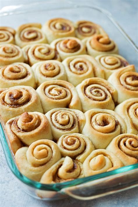 BEST Mini Cinnamon Rolls {In just 90 minutes!} | Lil' Luna