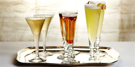 11 Best Champagne Cocktails - Champagne Drink Recipes for Any Occasion