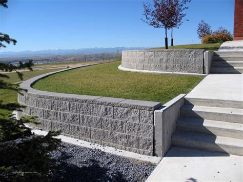 Modern-Looking Retaining Wall Blocks - CornerStone®