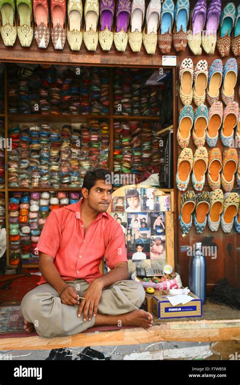 Bur Dubai Souk, Dubai, United Arab Emirates Stock Photo - Alamy