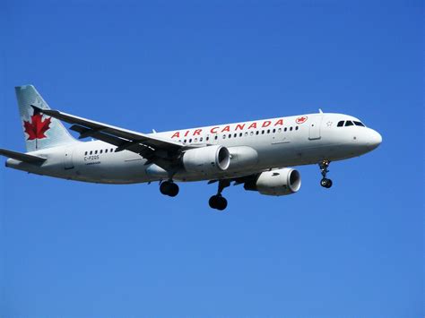 Cheap Toronto flights under $300 r/t with Air Canada