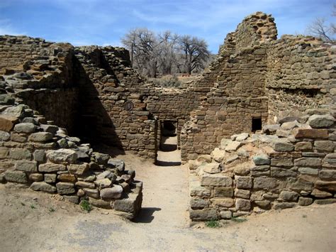 Living Rootless: New Mexico: Aztec Ruins