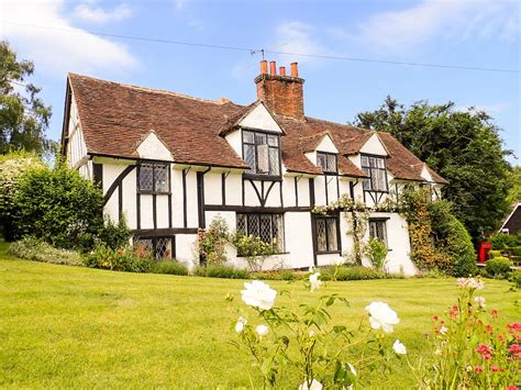 What Is A Tudor Style House? - Tudor House Design Style