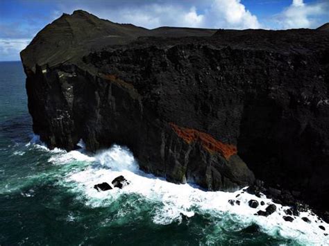 Surtsey Island | Series 'Top 11 dangerous spots for adrenaline-seekers' | OrangeSmile.com