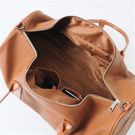 Handmade Minimalist Weekender Holdall Leather Duffle Bag | Gadgetsin