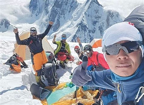 100 climbers summited K2 peak in single day