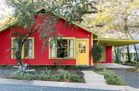 10 Stylish, Pet-Friendly Airbnbs in Austin, TX - Doggy Check In