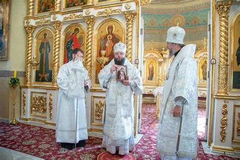 Pokrovsk, Russia: Bishop Nicholas of Manhattan participates in Baptismal Liturgy at Holy Trinity ...