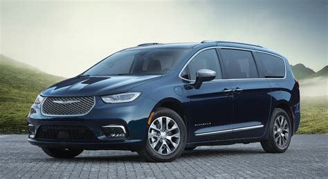 2021 Chrysler Pacifica Adds AWD and a Redesign, Debuts in Chicago - autoevolution