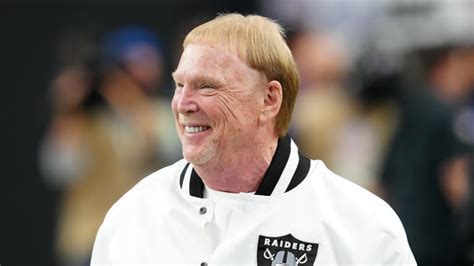 Raiders' Mark Davis donates to UNLV