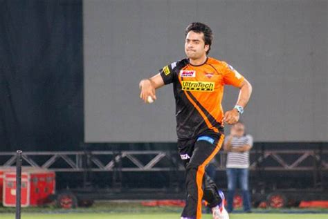 Twitter Reactions: Rashid Khan, Aniket Choudhary and Tymal Mills make their IPL debut