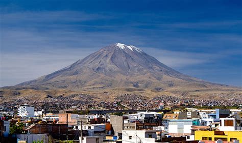 Peru volcano: Sabancaya volcano ERUPTS putting Arequipa on alert | World | News | Express.co.uk