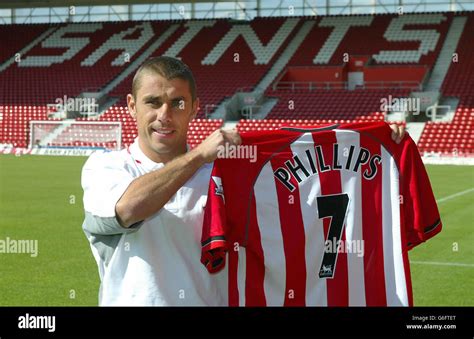 Kevin Phillips signs for Southampton Stock Photo: 107298656 - Alamy