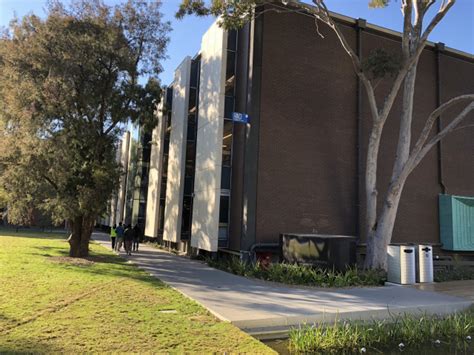 Sir Louis Matheson Library (40 Exhibition Walk) at Monash Clayton ...