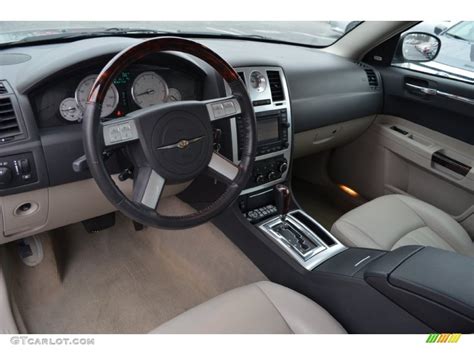 Dark Slate Gray/Light Graystone Interior 2006 Chrysler 300 C HEMI Photo #90501207 | GTCarLot.com