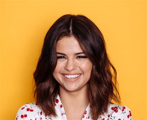 Selena Gomez Smiling Wallpapers - Wallpaper Cave