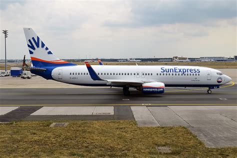 Sunexpress Deutschland B738 near Munich on Jan 6th 2019, smoke in ...