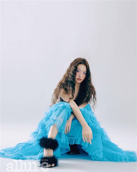 Red Velvet Yeri Shows Off Lovely Visuals With Rabbit Costume | KpopStarz