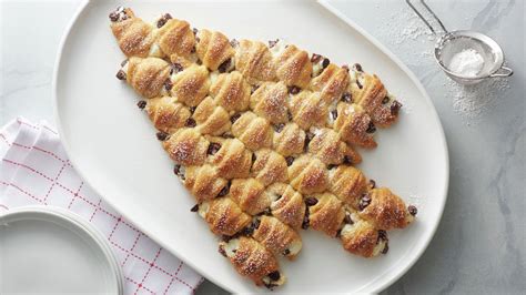 Pull-Apart Chocolate Chip Cheesecake Crescent Christmas Tree Recipe - Pillsbury.com