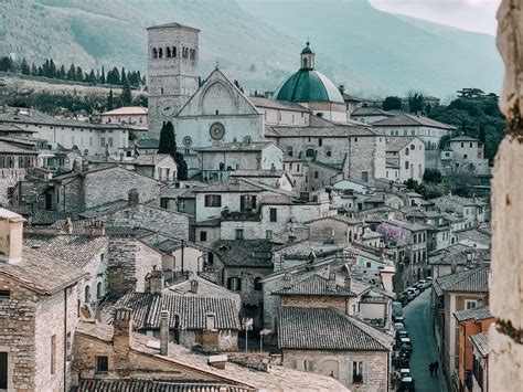 Assisi insolita e sotterranea in 1 giorno - Liberamente Traveller