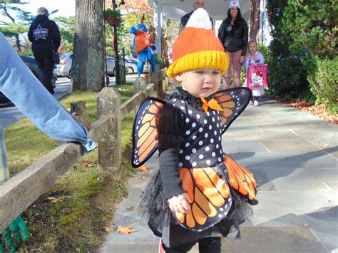 Trick or treating at Stony Brook Village Center | TBR News Media