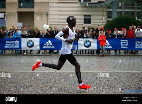 Eliud Kipchoge - Berlin Marathon, 24. September 2017, Berlin Stock Photo - Alamy