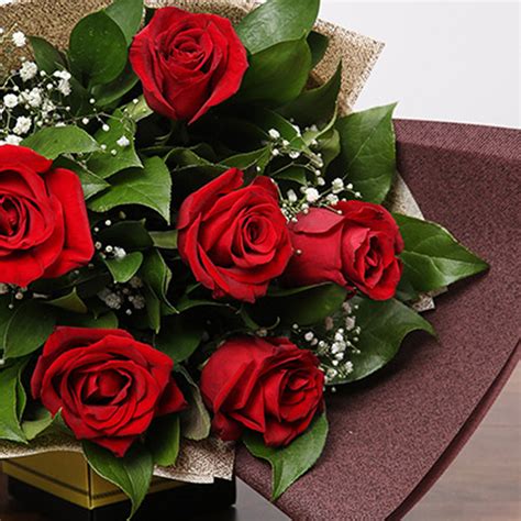 Online Beautiful Romantic Roses Bouquet with Love for Valentines Gift Delivery in Singapore - FNP