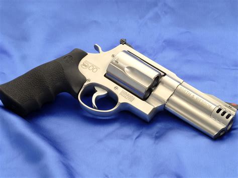 Download Man Made Smith & Wesson Revolver Wallpaper