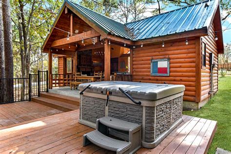 Luxury Lake Livingston Cabin w/ Deck & Hot Tub! - Home Rental in Coldspring