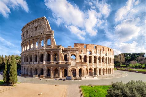 Italy's landmark Colosseum reopens | Daily Sabah