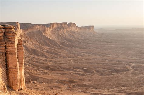 How to Visit the Edge of the World in Riyadh (Complete Guide)