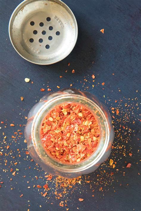 homemade chili flakes | Flake recipes, Hot sauce recipes, Homemade spices