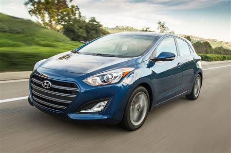 2017 Hyundai Elantra GT Hatchback Pricing & Features | Edmunds