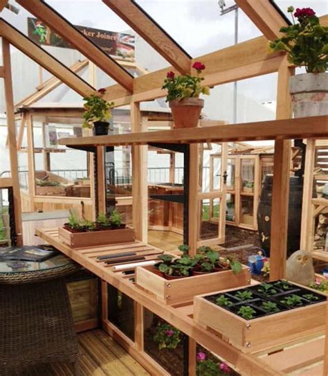 30+ STUNNING GREENHOUSE INDOOR DESIGN IDEAS FOR THE TRENDIEST LOOK | Backyard greenhouse, Diy ...