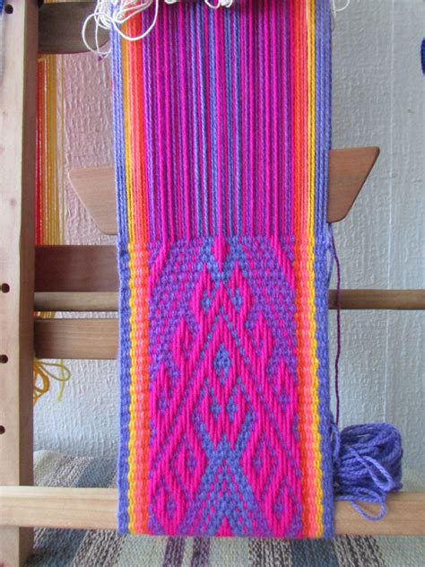 Pin de Victoria Maggio en Clases de Telar Mapuche Witral | Telas, Diseños para tejer, Telar mapuche