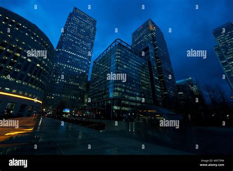 Canary Wharf at night Stock Photo - Alamy