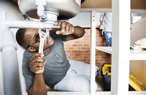 Pipefitter vs plumber: The different roles in your career of choice