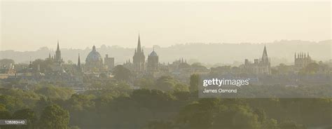 A Misty View Of Oxford City Skyline Oxfordshire High-Res Stock Photo - Getty Images