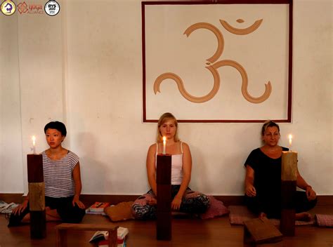 Trataka (Candle Gazing Yoga) | Candle gazing, Hatha yoga teacher ...