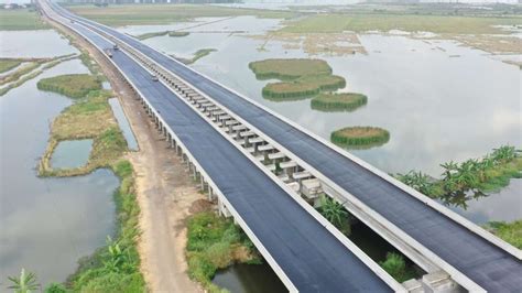 Foto Penampakan Progres Konstruksi Jalan Tol yang Dibuat PUPR dari Bambu