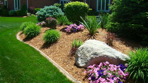 Mulch Landscaping Tips That You Will Find Helpful