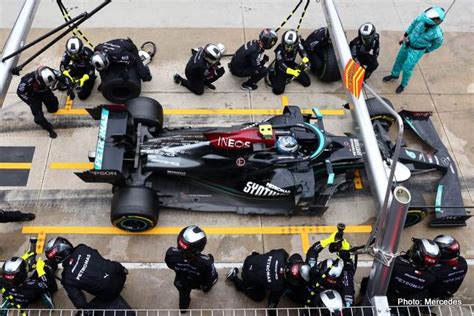 Mercedes: We are losing time in the pit stops | GRANDPRIX247.com