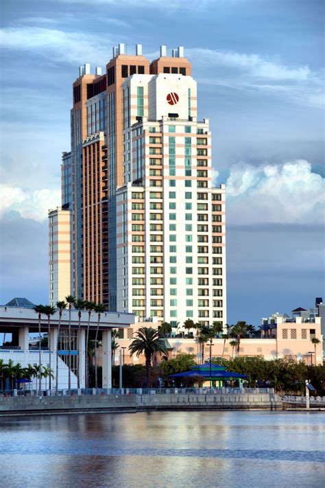 Tampa Marriott Waterside | HDR creme