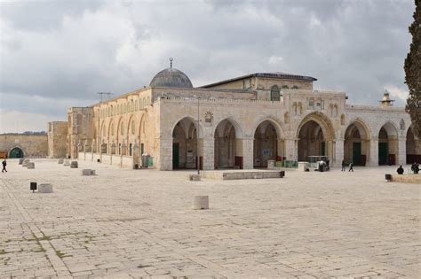 Grand Mufti of Jerusalem issues fatwa banning Emiratis from visiting Al Aqsa – 5Pillars