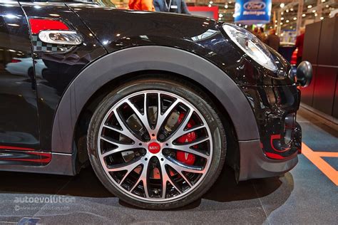 2015 MINI Cooper S Gets 211 HP with JCW Tuning Kit at Essen [Live ...