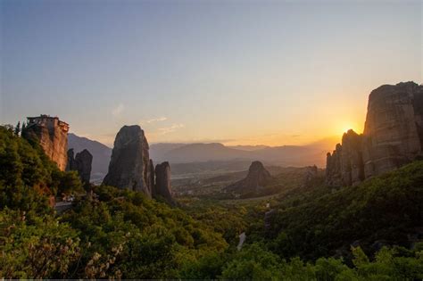 Visiting Stunning Meteora and its Sunset [Photography Tips]