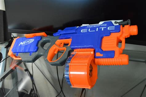 StudioYale: Nerf Elite Hyperfire Review (7/10)