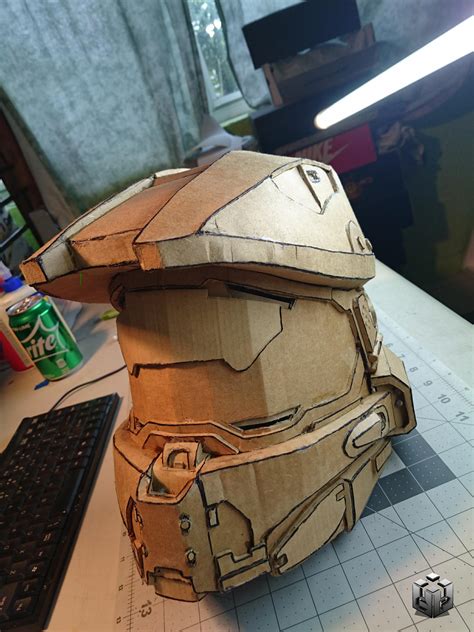 Cardboard Halo Helmet | Cosplay diy, Halo, Cardboard art