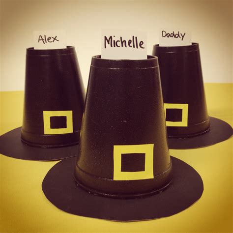 Thanksgiving Craft for Kids: Pilgrim Hat Place Cards | Teacher Created Tips